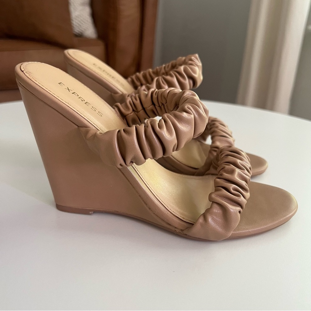 Express Women's Tan Wedge Sandals
